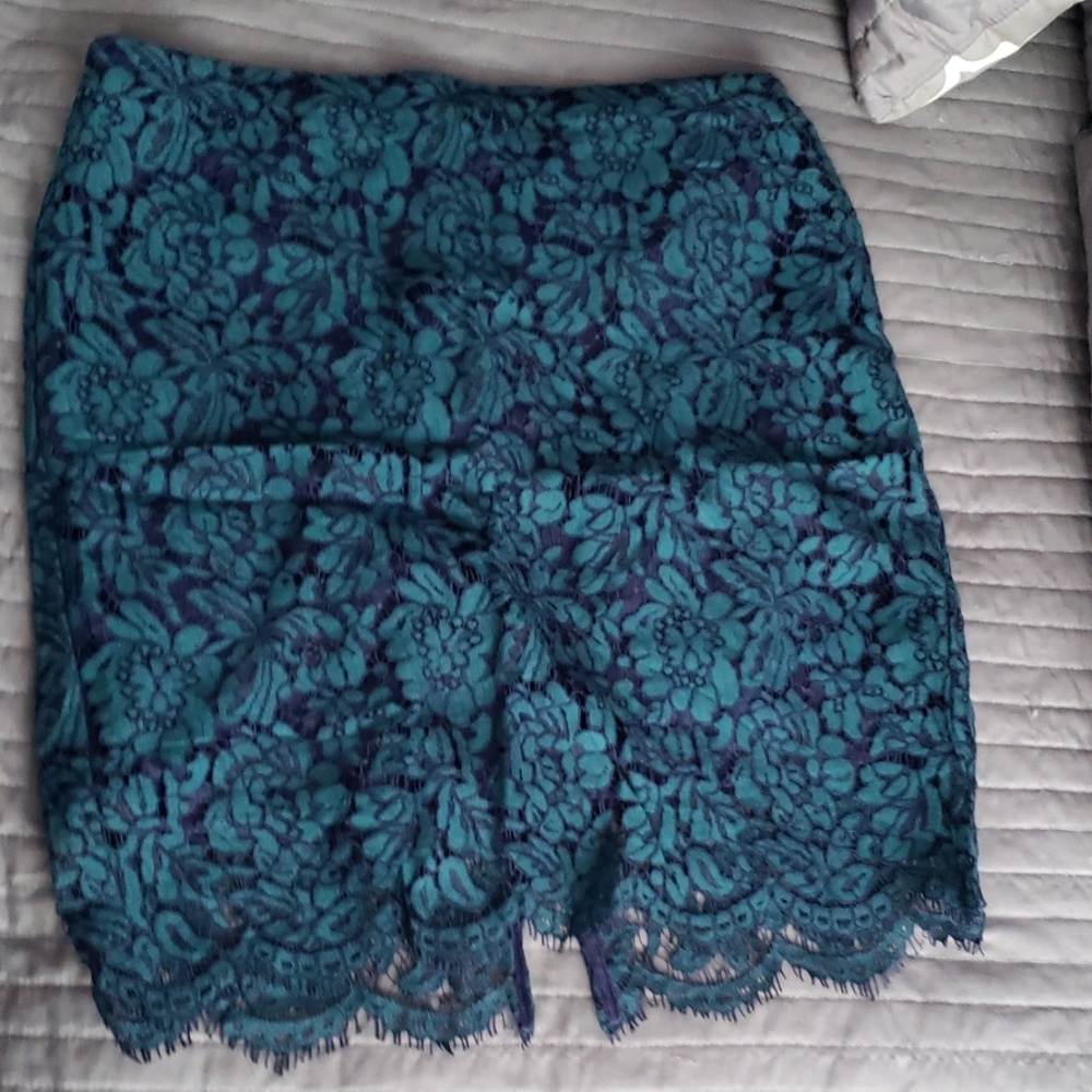 Lace pencil skirt